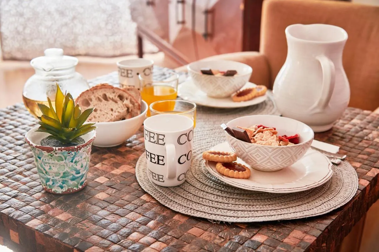 شقة Renovated Charming Apartment, By Timecooler Lisboa