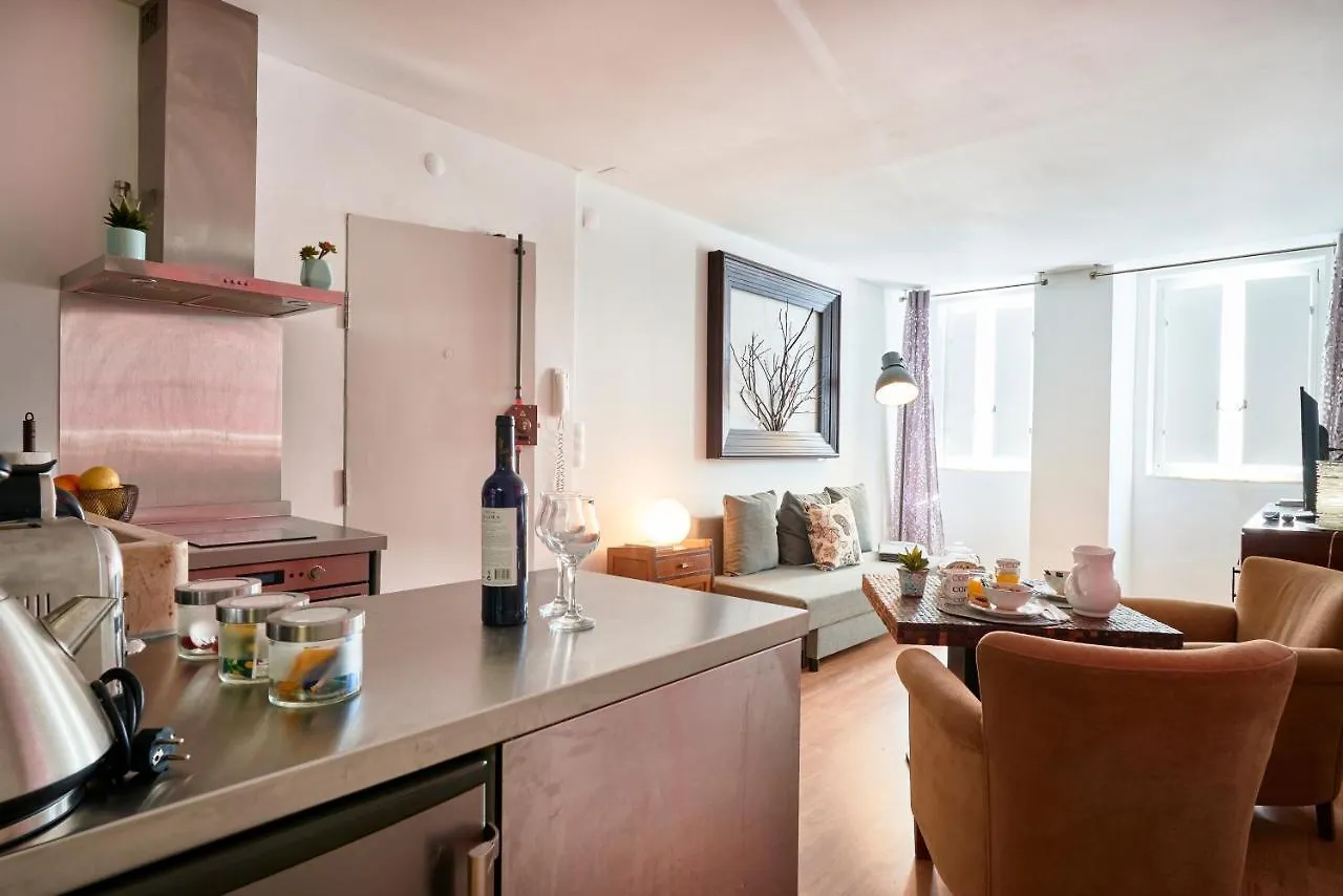 Renovated Charming Apartment, By Timecooler Lisbon