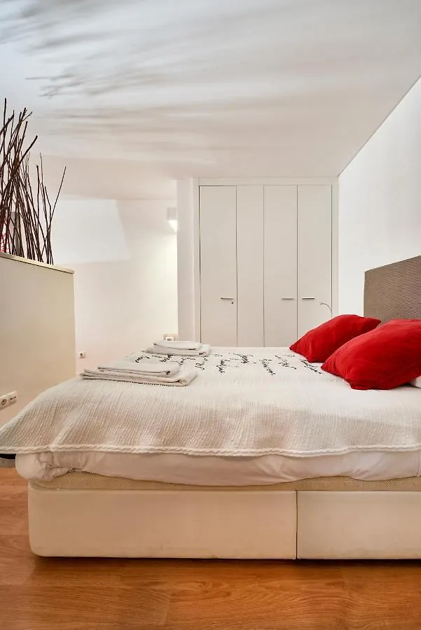 Apartment Renovated Charming Apartment, By Timecooler Lisbon