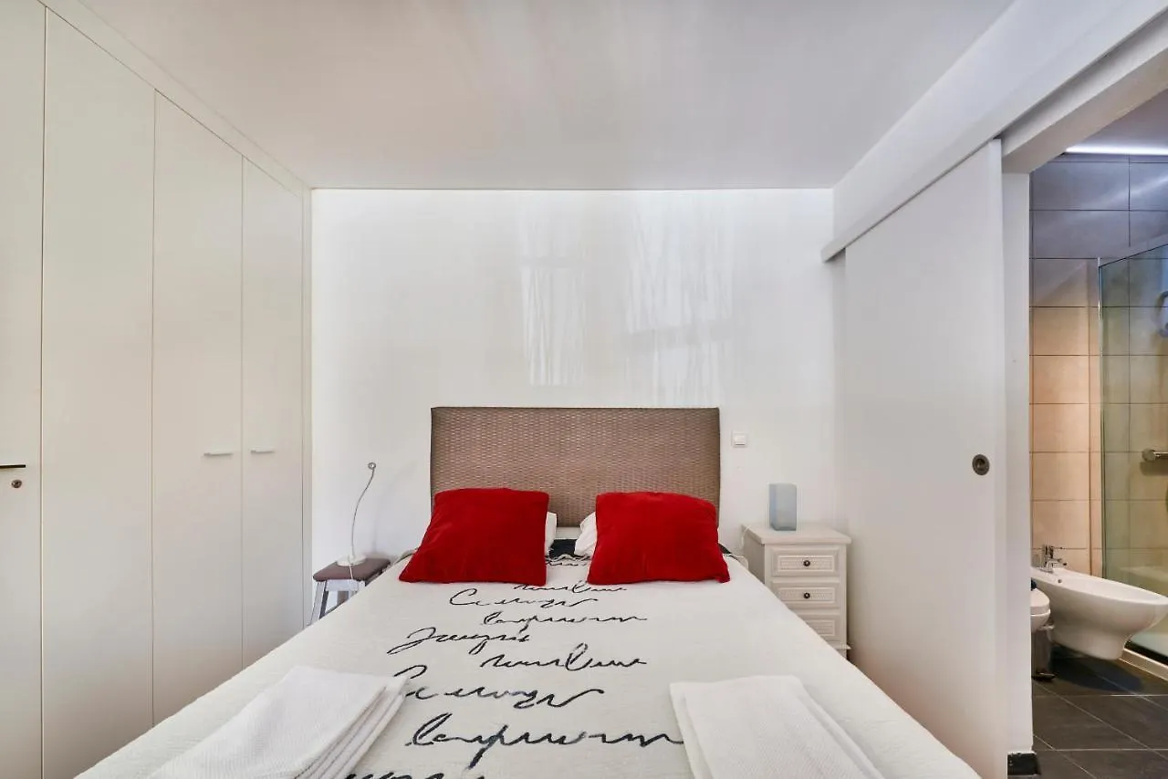 Renovated Charming Apartment, By Timecooler Lisbon Apartment